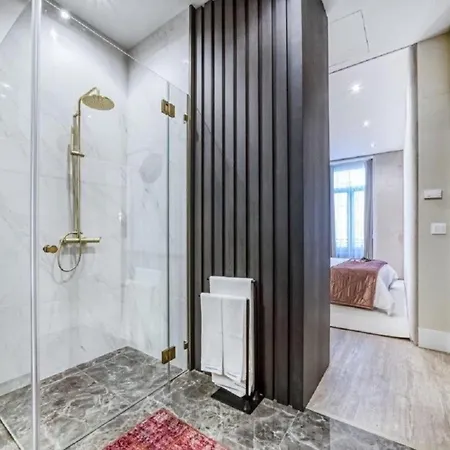Stunning Near Avenue Liberdade * Lisbon