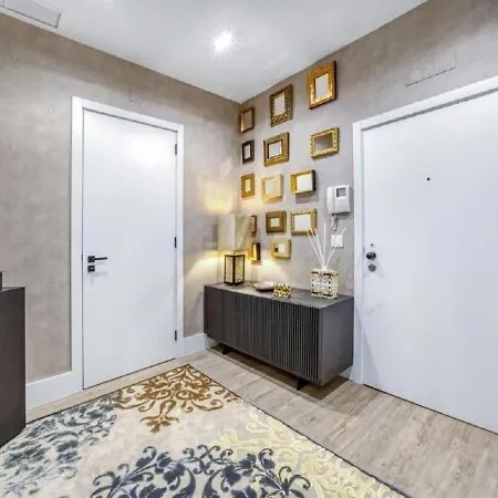 Apartment Stunning Near Avenue Liberdade Lisbon