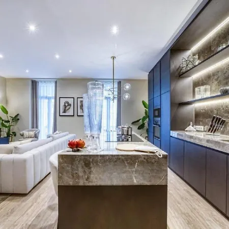 Stunning Near Avenue Liberdade Apartament