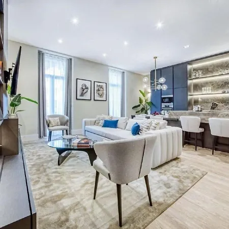 Stunning Near Avenue Liberdade Apartment