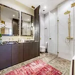 Stunning Near Avenue Liberdade