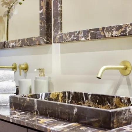 Апартаменты Stunning Near Avenue Liberdade Лиссабон